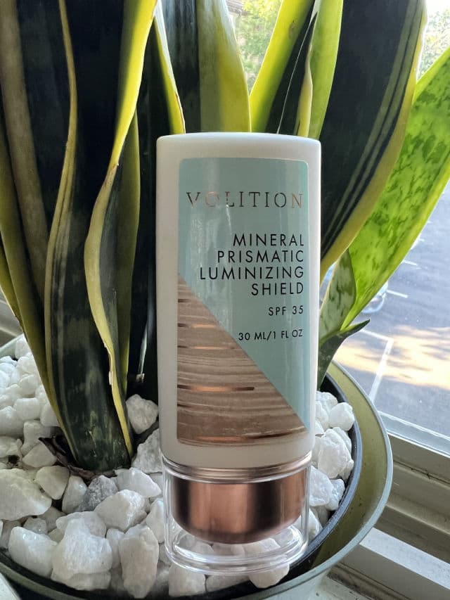 Volition Beauty Mineral Prismatic Luminizing Shield SPF 35 review photo by PrinceOfKemet