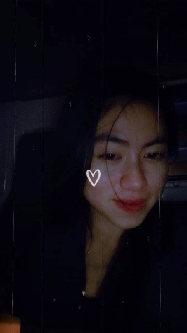 Wardah Perfect Bright Bright + Smooth Glow Moisturizer SPF 30 PA+++ review photo by KikiWulan