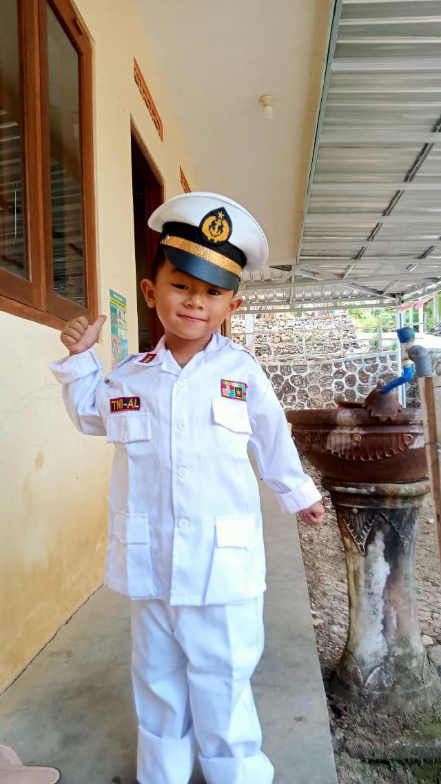 Equate Baby Broad Spectrum Sunscreen Lotion SPF50 review photo by KikiWulan