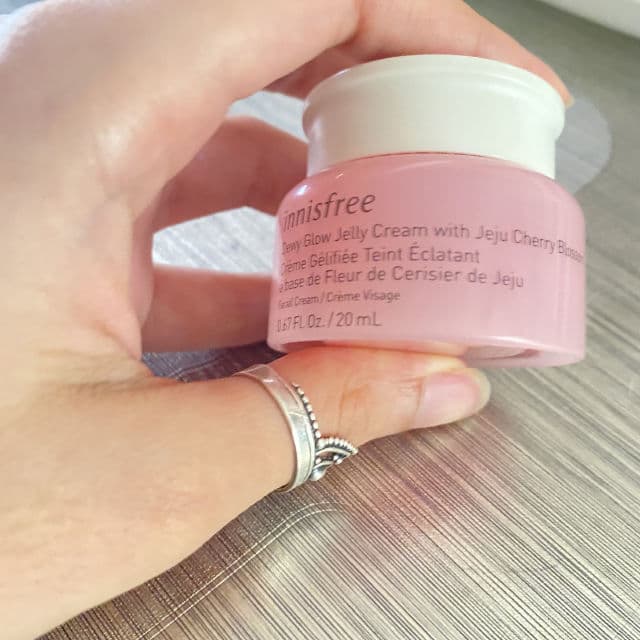 INNISFREE Jeju Cherry Blossom Dewy Glow Jelly Cream review photo by Nahla