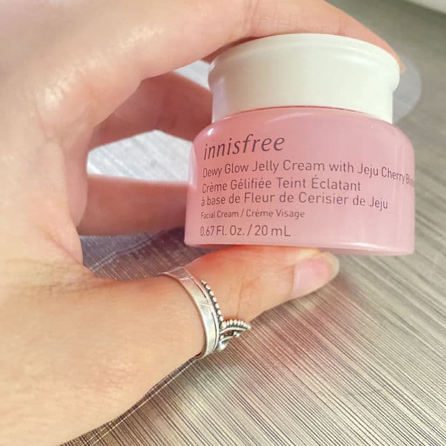 INNISFREE Jeju Cherry Blossom Dewy Glow Jelly Cream review photo by Nahla