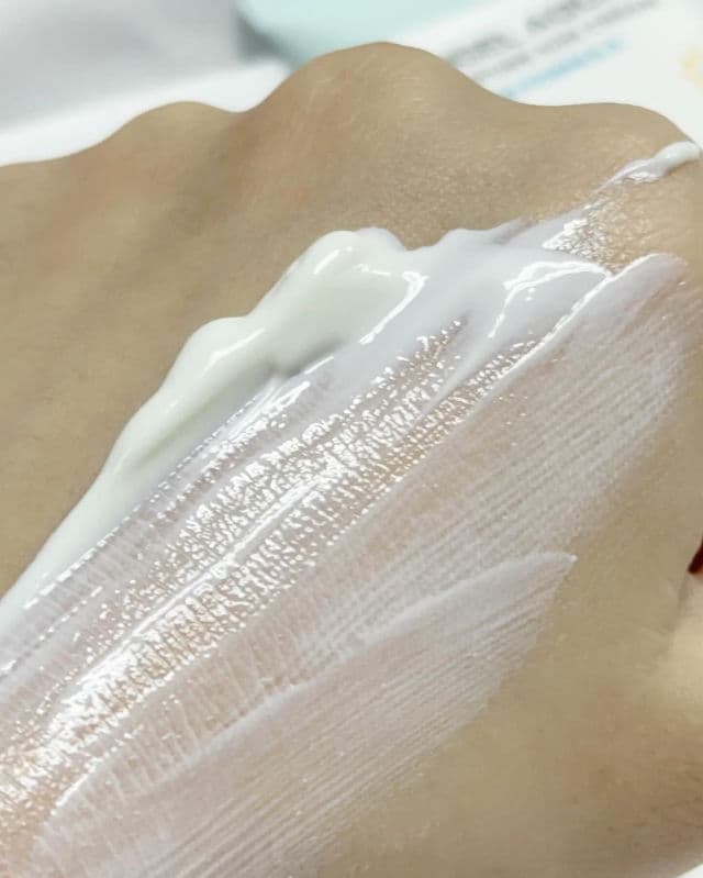 Beyond Angel Aqua Moisture Sun Cream SPF50+ PA+++ review photo by lucyyg10