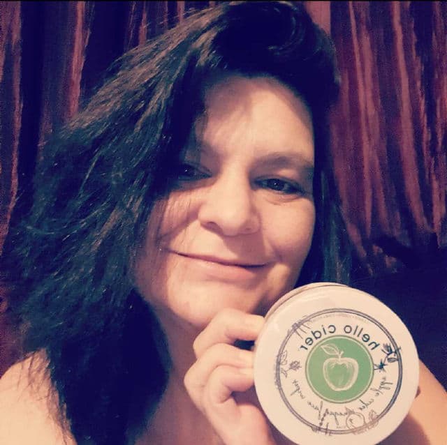 HelloCider Apple Cider Vinegar Acne Treatment Face Wipe review photo by Steph315