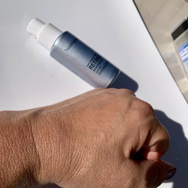 Neutrogena Rapid Wrinkle Repair Moisturizer SPF 30 review photo by BoxyLady