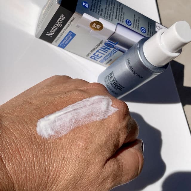 Neutrogena Rapid Wrinkle Repair Moisturizer SPF 30 review photo by BoxyLady