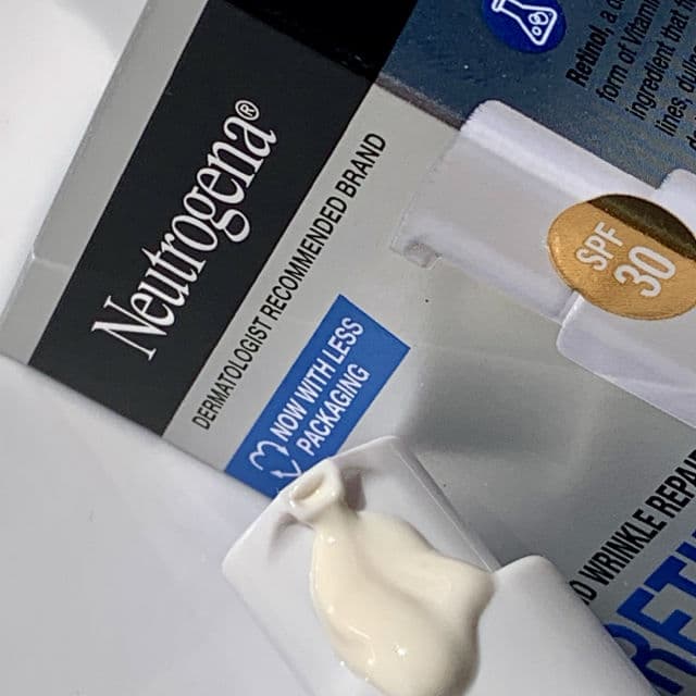 Neutrogena Rapid Wrinkle Repair Moisturizer SPF 30 review photo by BoxyLady