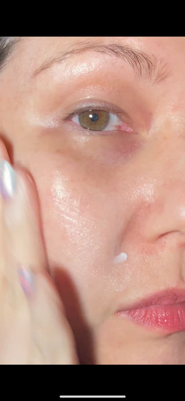 Melixir Vegan Airfit Sunscreen SPF50+ PA++++ review photo by Jadorimama