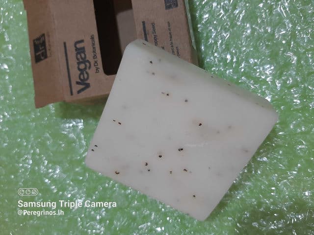 Dr. Botanicals Cocoa & Coconut Superfood Facial Cleansing Bar review photo by estefania77
