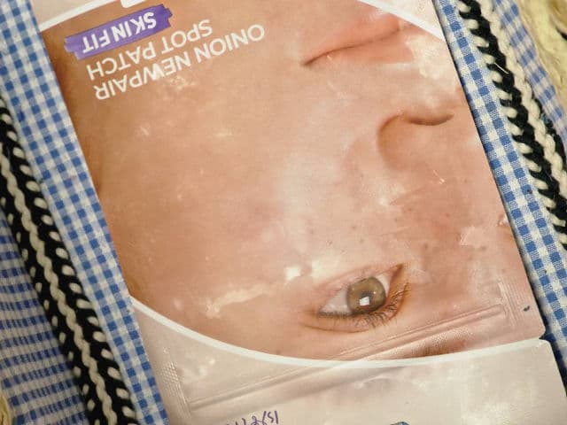 ISNTREE Onion Newpair Spot Patch - Skin Fit review photo by Immortelle