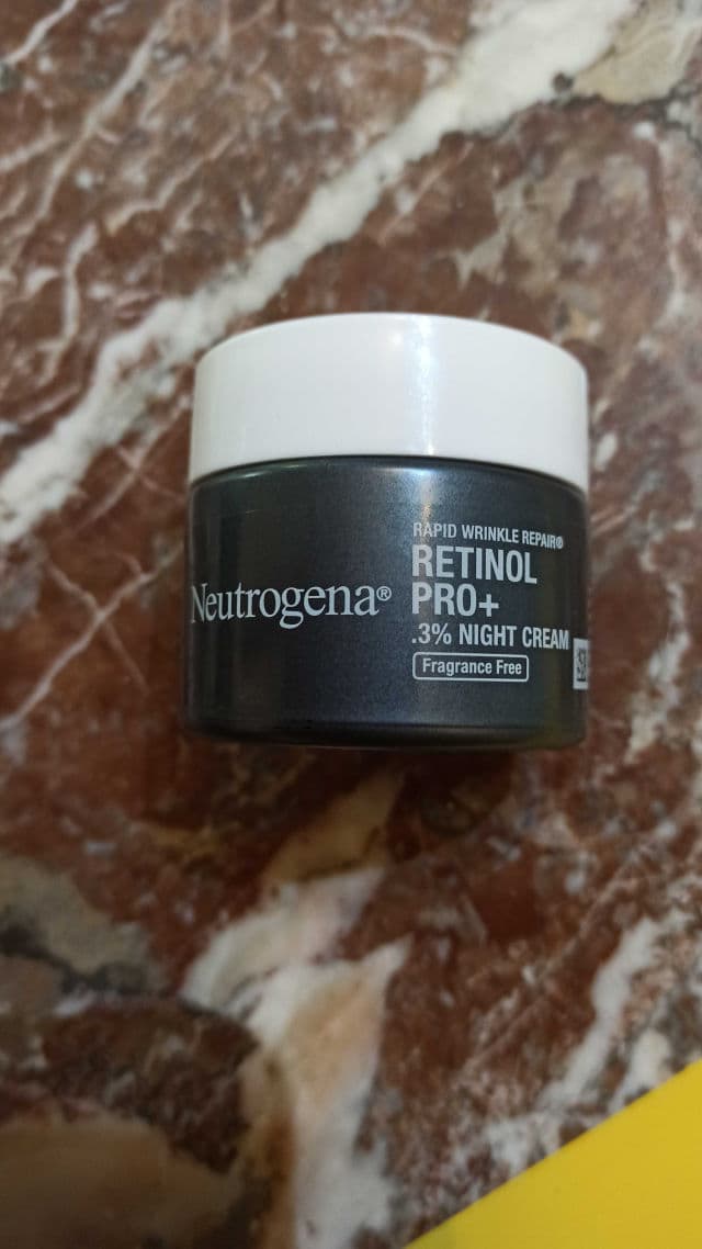 Neutrogena Rapid Wrinkle Repair Retinol Pro+ Night Moisturizer review photo by Luanamoreno