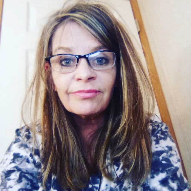 Pixi Beauty LipGlow - Ruby review photo by Mana0270Influencer