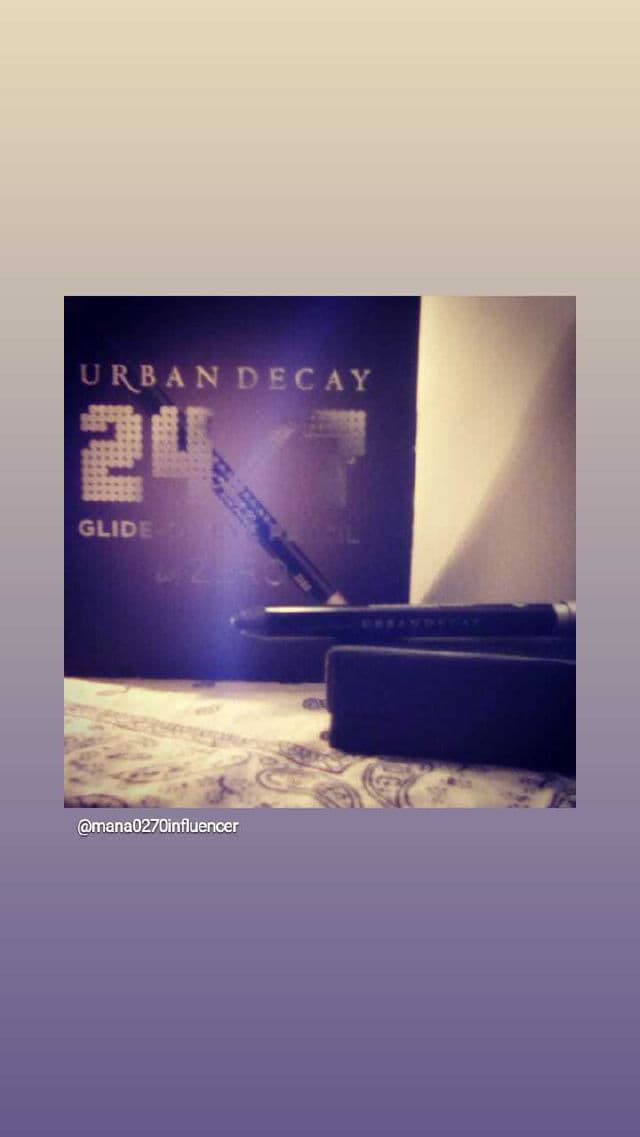 Urban Decay 24/7 Glide On Eye Pencil - Electric Empire review photo by Mana0270Infuencer