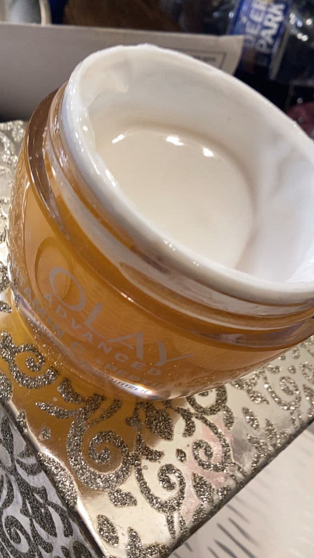 Olay Regenerist Vitamin C + Peptide 24 Face Moisturizer review photo by Mana0270Influencer