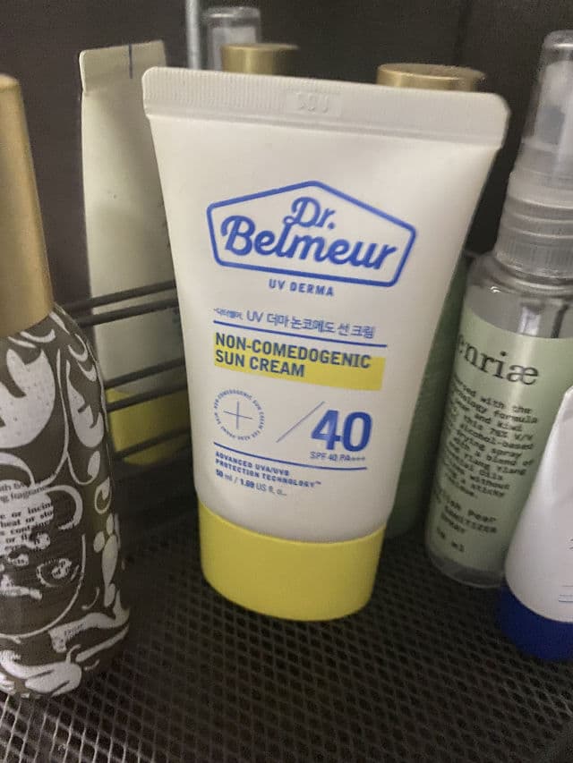Dr.Belmeur UV Derma Non Comedogenic Sun Cream SPF40 PA+++ review photo by Missfionaaa
