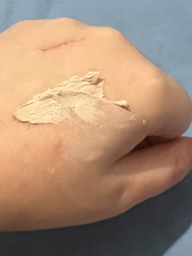 MCoBeauty Mineral Mattifying Sunscreen SPF 50+ review photo by jtynan23