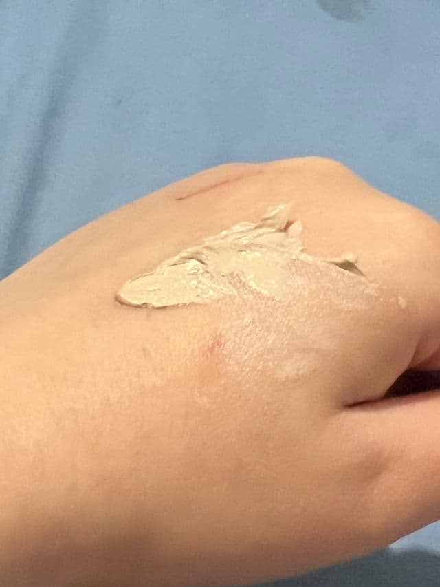 MCoBeauty Mineral Mattifying Sunscreen SPF 50+ review photo by jtynan23