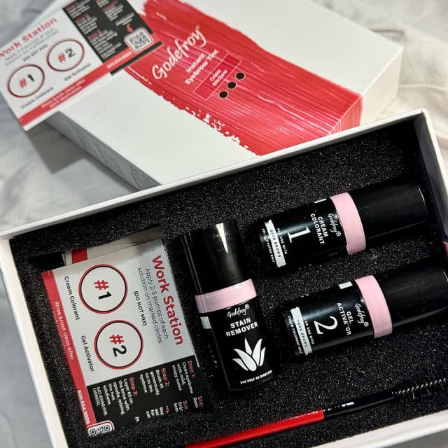 florence by mills Tint N Tame Eyebrow Pencil review photo by itxpari