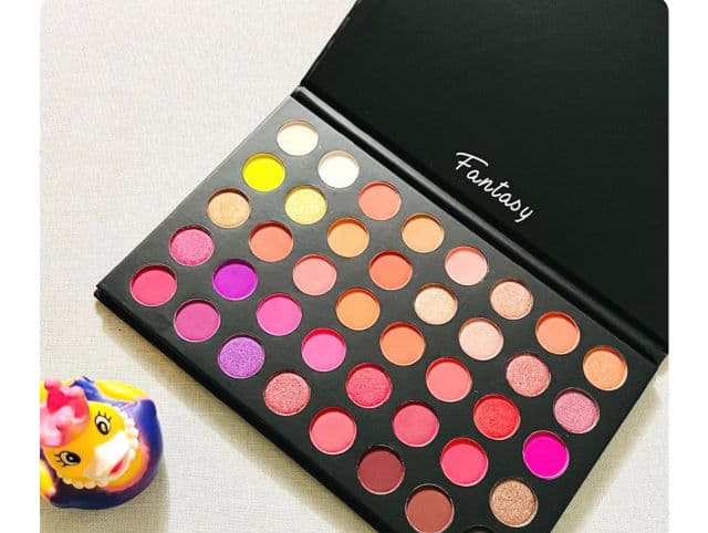 Catrice The Epic Earth Collection Eyeshadow Palette review photo by itxpari