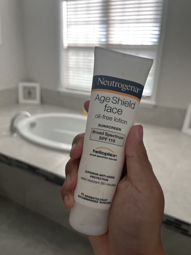 Neutrogena Age Shield Anti-Oxidant Face Lotion Sunscreen Broad Spectrum SPF 70 review photo by clairet18