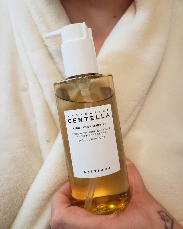 SKIN1004 Madagascar Centella Light Cleansing Oil review photo by AlottaxReviews