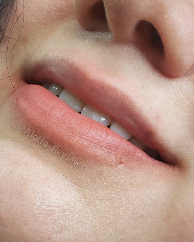 fwee Fingerlike Silicone Lip Brush review photo by AlottaxReviews