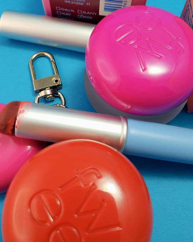 fwee Fingerlike Silicone Lip Brush review photo by AlottaxReviews