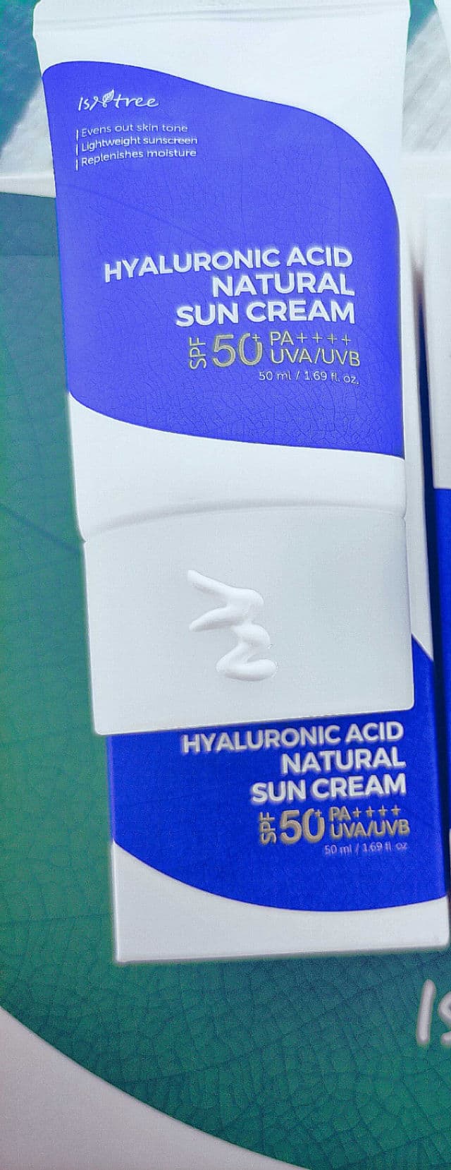 ISNTREE Hyaluronic Acid Natural Sun Cream SPF50+ PA++++ review photo by Nabilyos