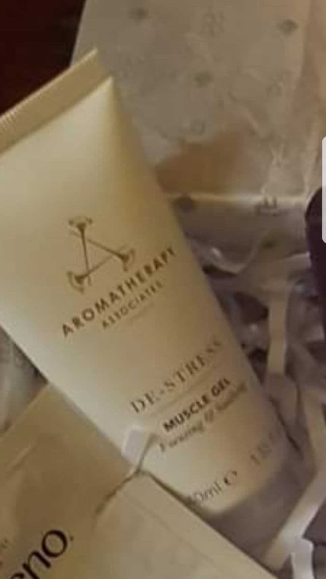 Aromatherapy Associates De-Stress Muscle Gel review photo by beckyboo
