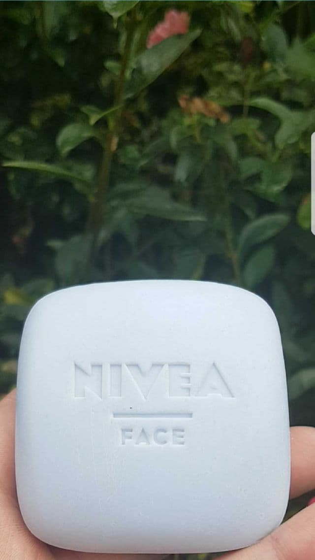 Nivea WonderBAR Hydrating Cleansing Bar review photo by Cherryreveiws