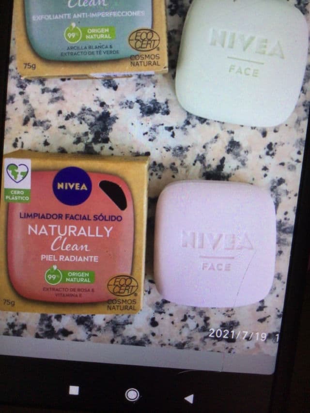 Nivea Naturally Clean Radiant Skin Solid Facial Cleanser review photo by nereasonika