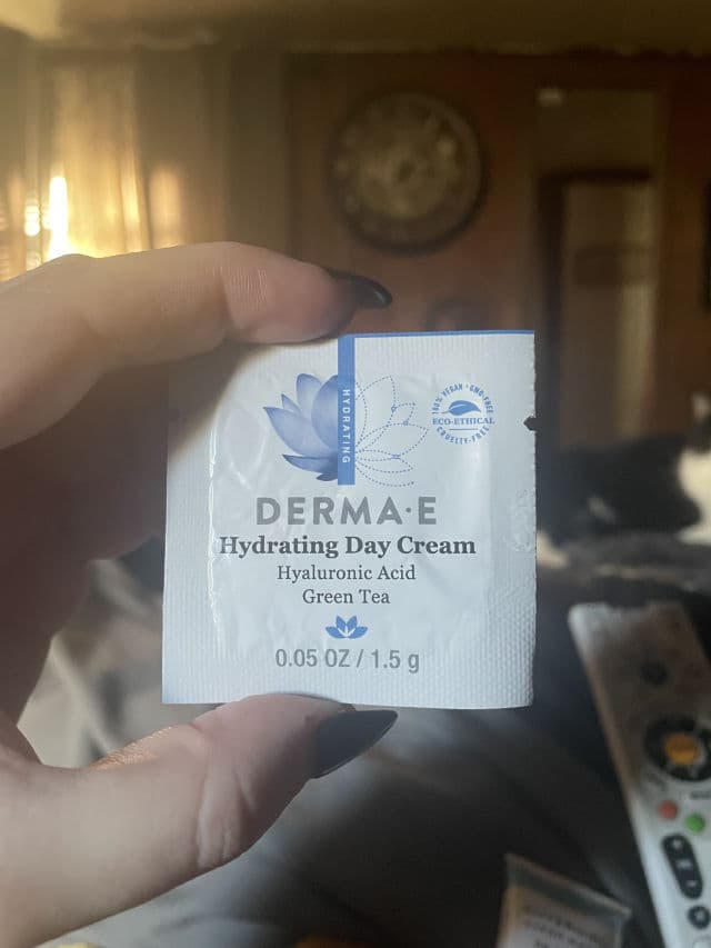 derma e Hydrating Day Cream review photo by Thursday