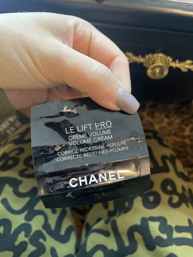 Chanel Le Lift Créme De Nuit review photo by Thursday