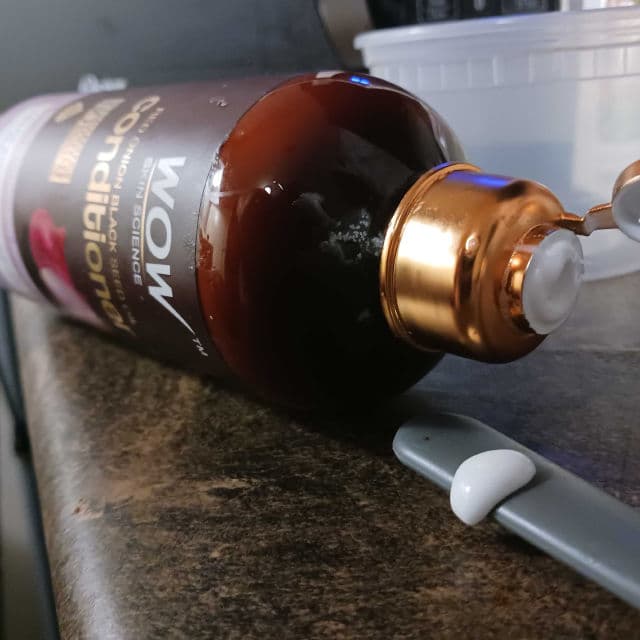 WOW Skin Science Green Tea Oil-Free Face Moisturizer review photo by boogee606