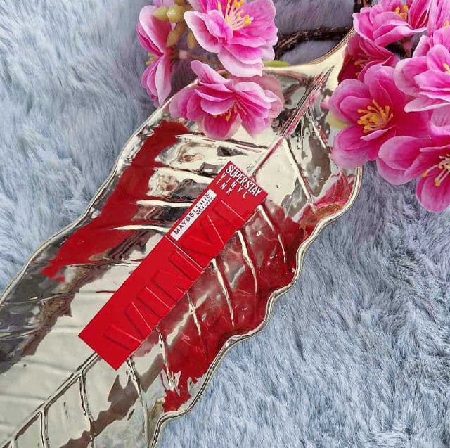 Maybelline SuperStay Vinyl Ink Longlasting Liquid Lipstick review photo by Natje9999