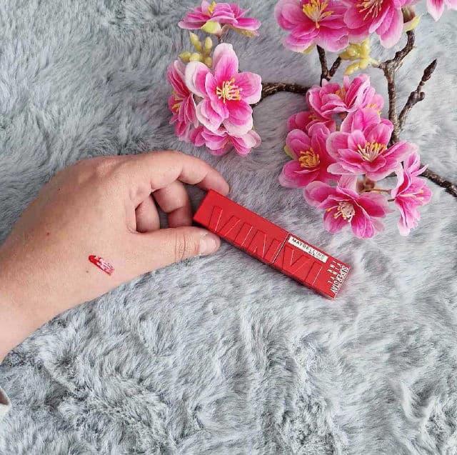 Maybelline SuperStay Vinyl Ink Longlasting Liquid Lipstick review photo by Natje9999
