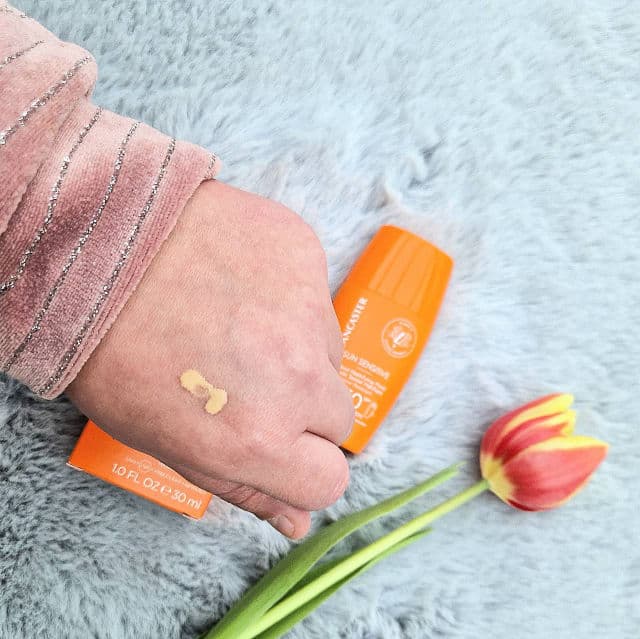 Lancaster Beauty Sun Sensitive Tinted Mattifying Fluid SPF50 review photo by Natje9999