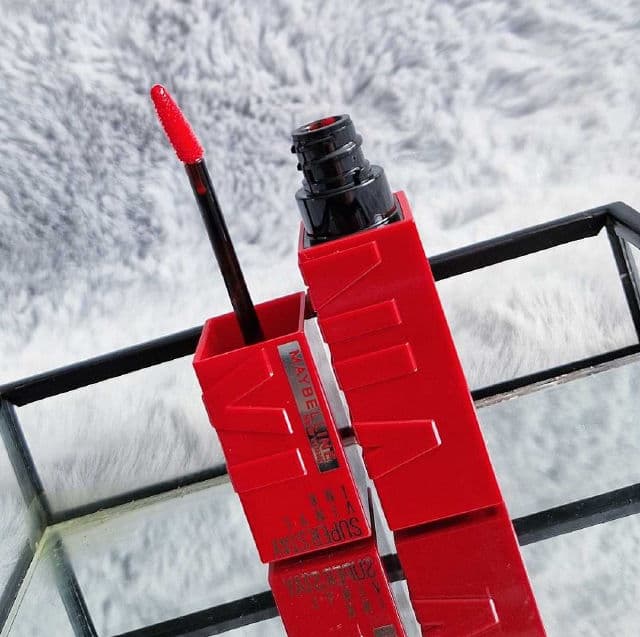 Maybelline SuperStay Vinyl Ink Longlasting Liquid Lipstick review photo by Natje9999