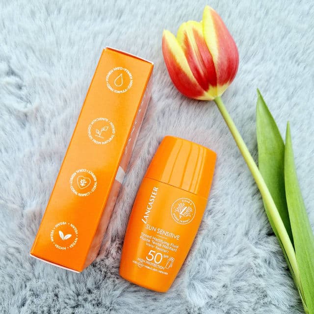 Lancaster Beauty Sun Sensitive Tinted Mattifying Fluid SPF50 review photo by Natje9999