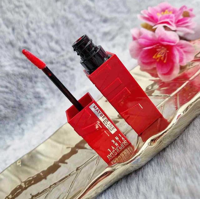 Maybelline SuperStay Vinyl Ink Longlasting Liquid Lipstick review photo by Natje9999