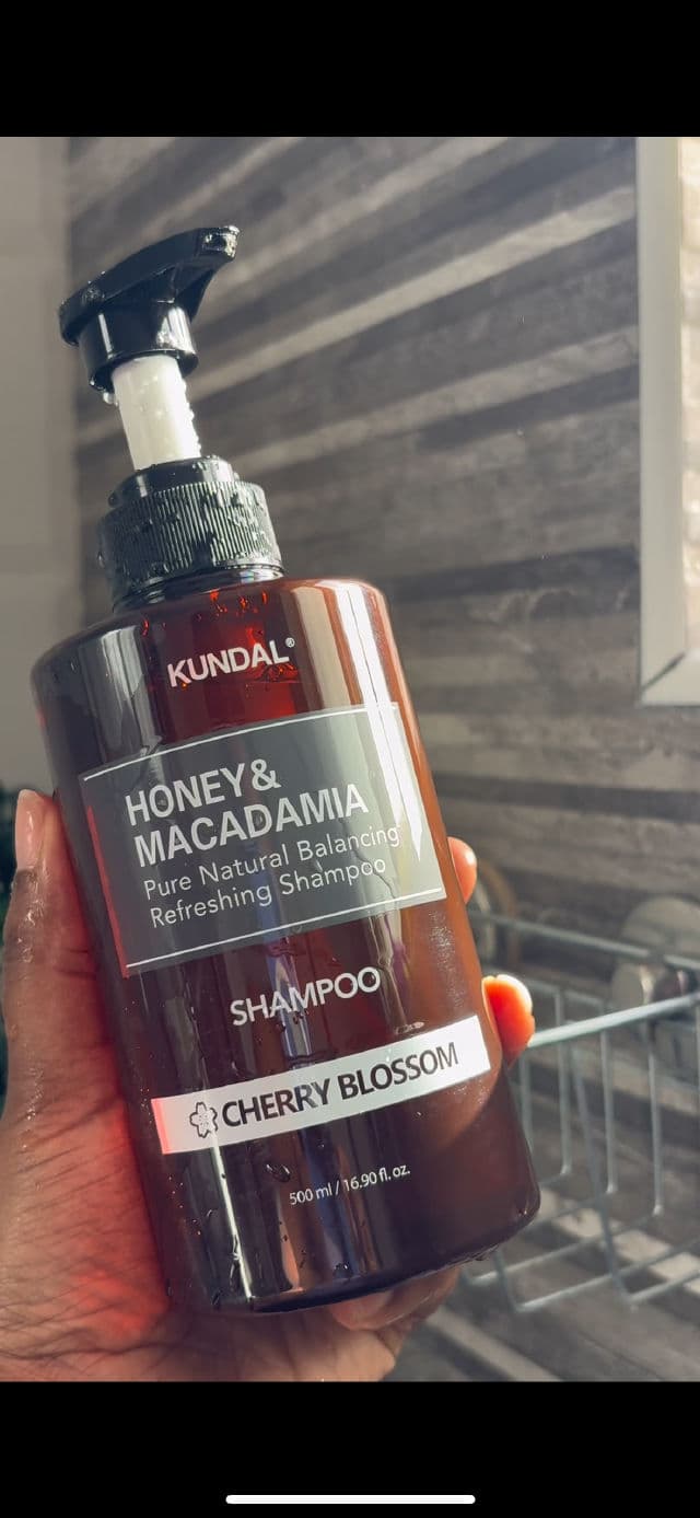 Kundal Honey & Macadamia Shampoo - Cherry Blossom review photo by Zuleykaquevedo