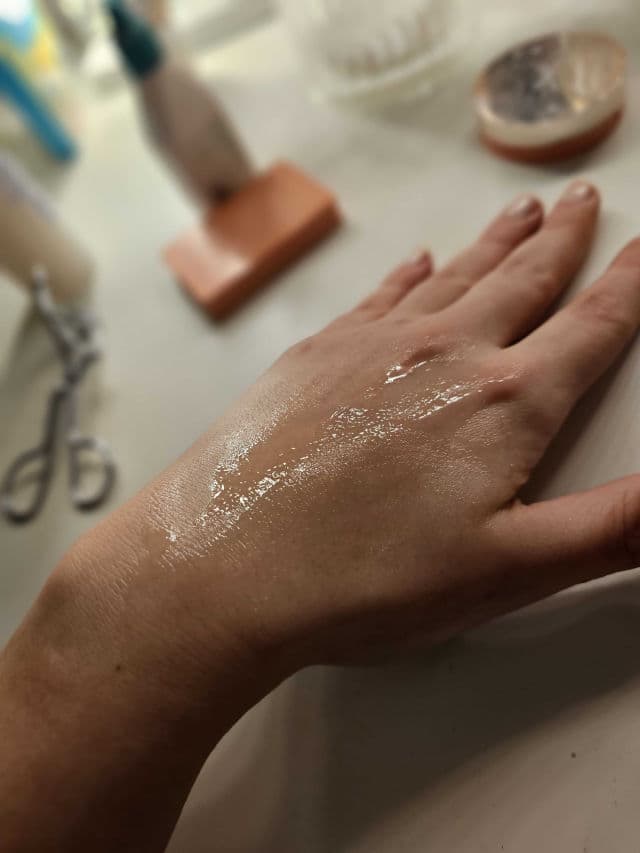 The Pure Lotus Jeju Lotus Leaf Essence Lotion review photo by Joyvie