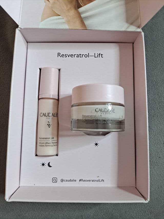 Caudalie Paris Resveratrol-Lift Firming Cashmere Cream  review photo by CHASEJLONDON