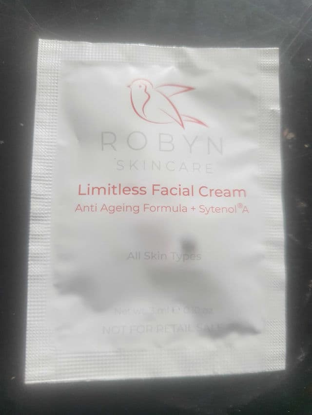 Robyn Skincare Limitless Facial Cream, Anti Ageing Formula + Sytenol A Bakuchiol review photo by CHASEJLONDON