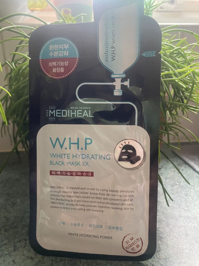 MEDIHEAL W.H.P White Hydrating Black Mask EX review photo by Hanoons