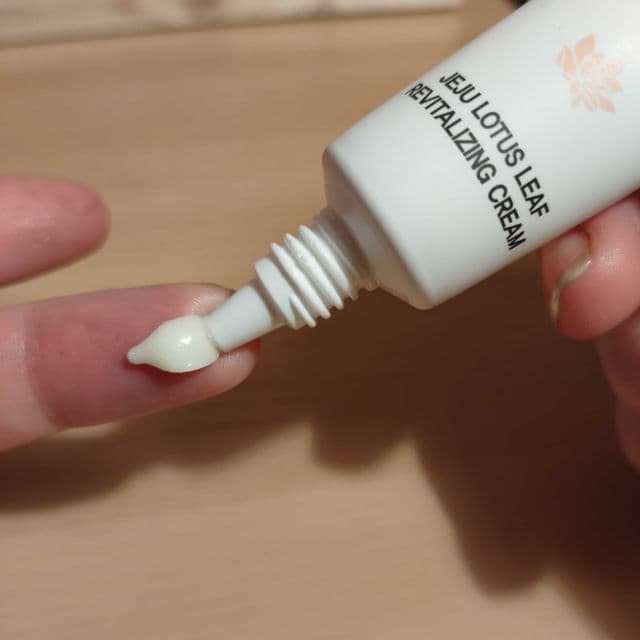 The Pure Lotus Jeju Lotus Leaf Revitalizing Cream review photo by TishyB