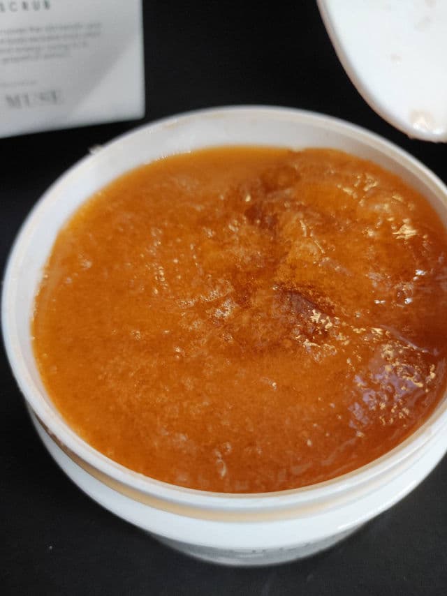 La Muse 4 in 1 Hydrating Body Scrub review photo by addaadina