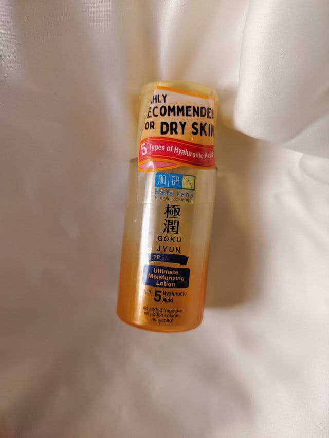 Hada Labo Gokujyun Premium Hydrating Lotion review photo by tinyboxofbeauty