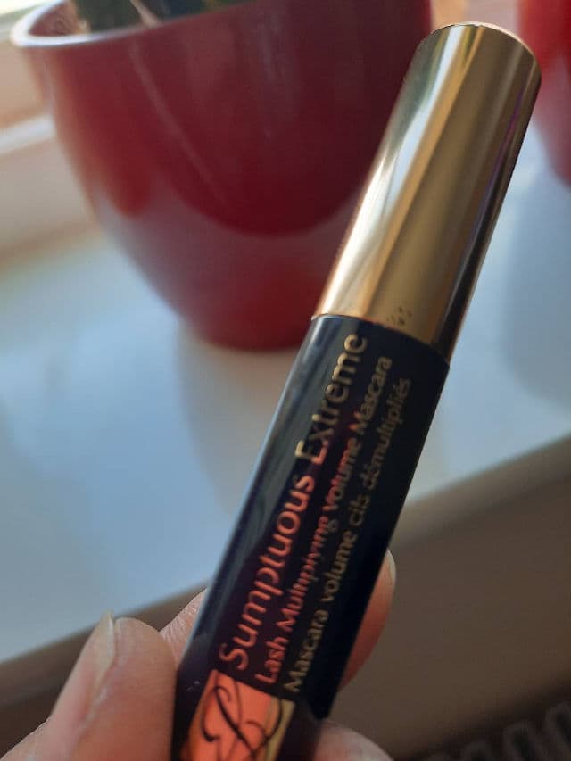 Estee Lauder Sumptuous Extreme Lash Multiplying Volume Mascara review photo by Tolly
