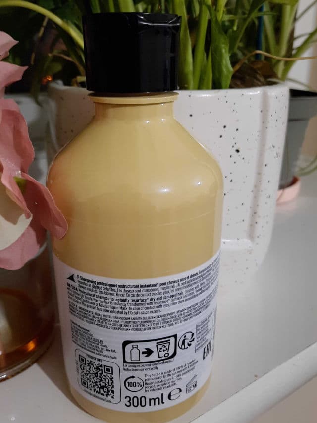 L'Oreal Paris Absolut Repair Protein + Gold Quinoa Shampooing Professional review photo by Tolly