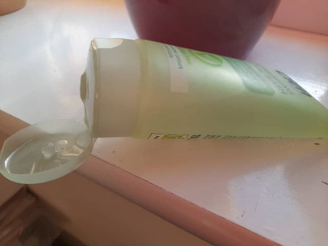 Cien Refreshing Facial Wash review photo by Tolly